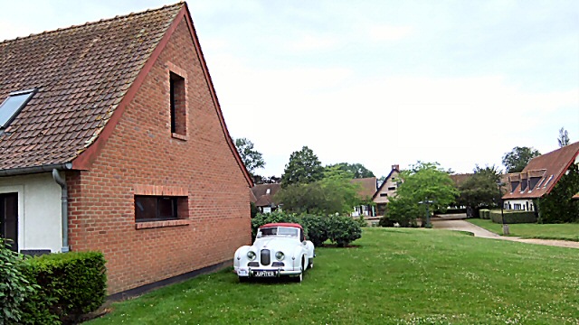 Jowett Jupiter at the Hotel Cap Hornu